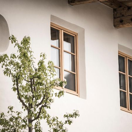 Hofergut Suites & Apartments Riscone Bagian luar foto