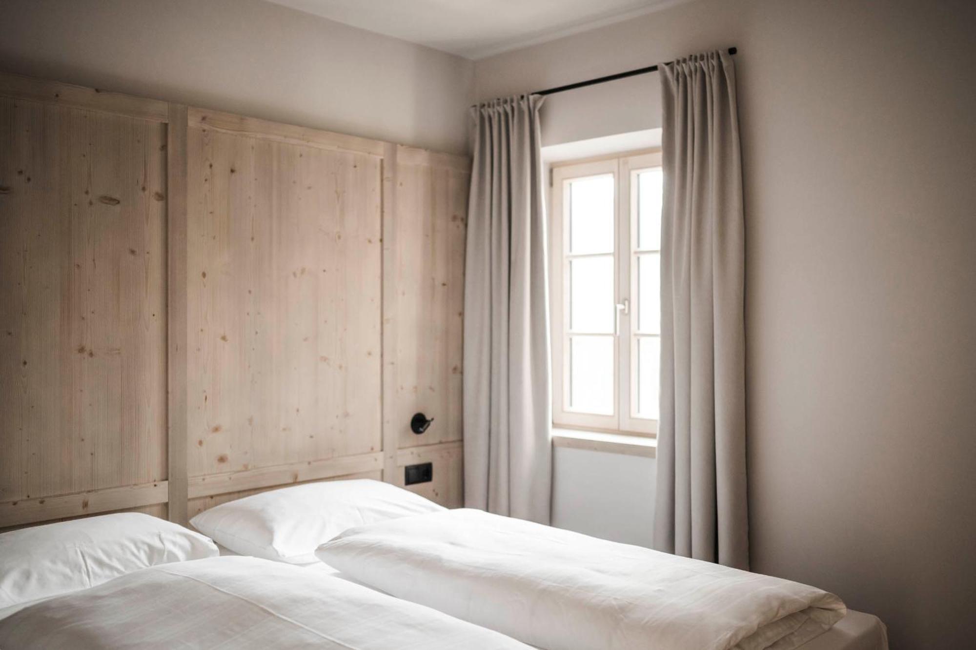 Hofergut Suites & Apartments Riscone Bagian luar foto