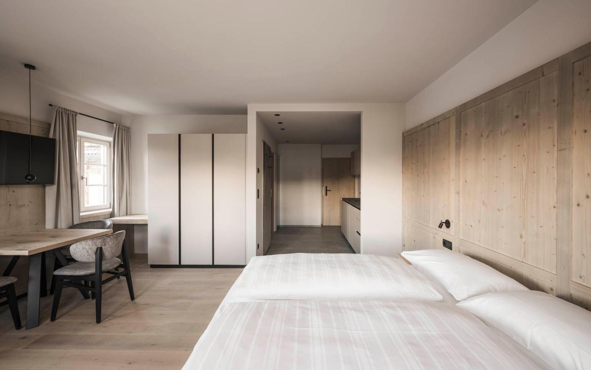 Hofergut Suites & Apartments Riscone Bagian luar foto