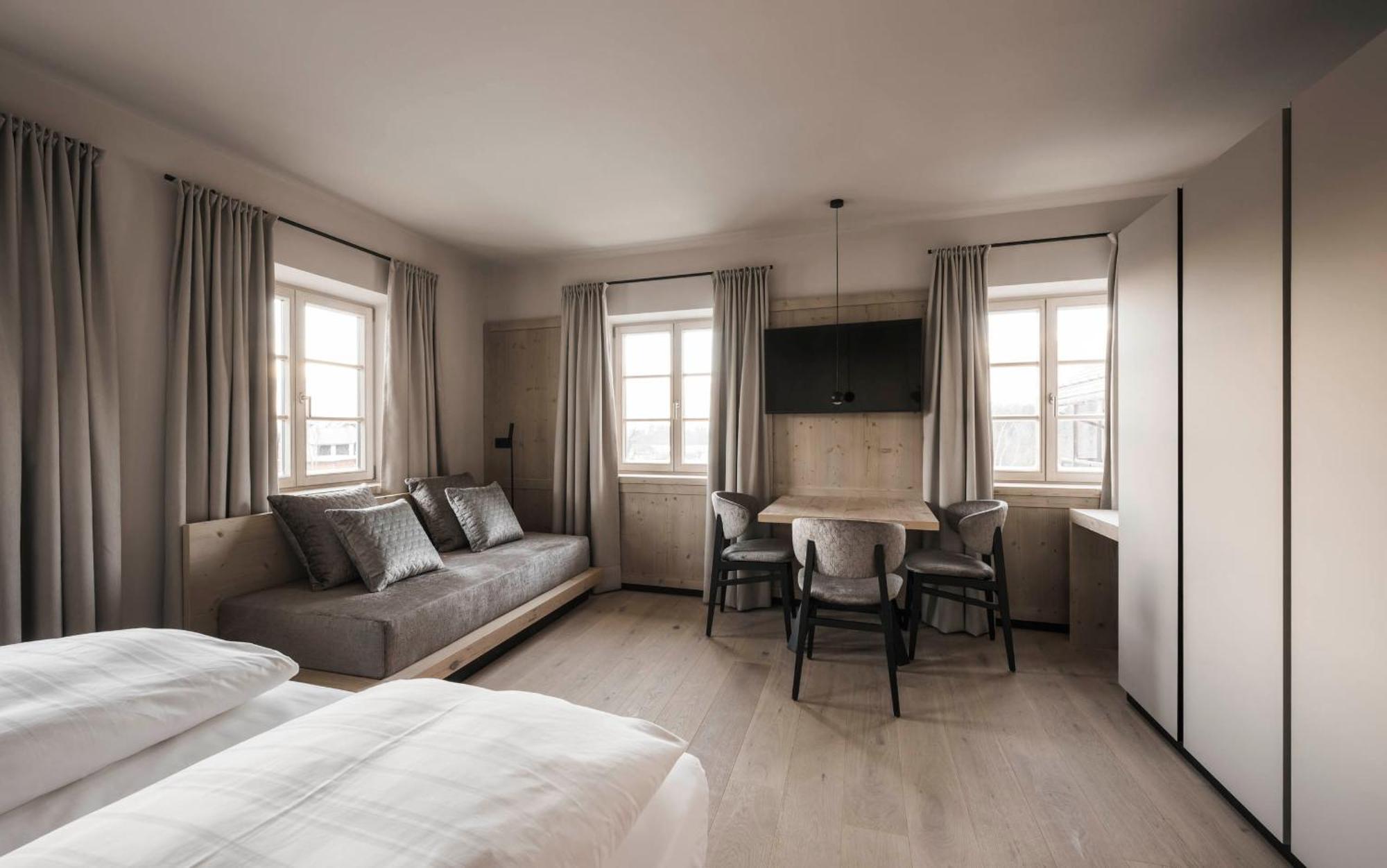 Hofergut Suites & Apartments Riscone Bagian luar foto